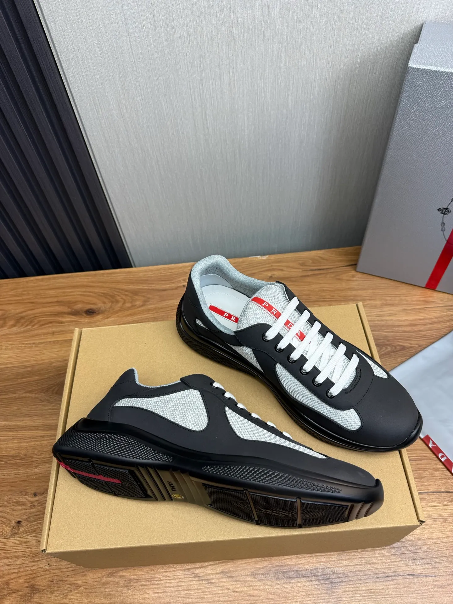 Men's shoes 640💰 [PRADA] Hot selling items🔥Must be recommended every day~~ Official website synchronized, 1:1 high quality shipments✔️ Imported cowhide fabric, rubber material + cowhide lining, original bottom, high-end airplane box packaging🎁 38-45 (38.45 custom-made, non-returnable)